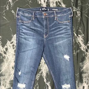 Hollister Dark Wash Destroyed High-Rise Jegging